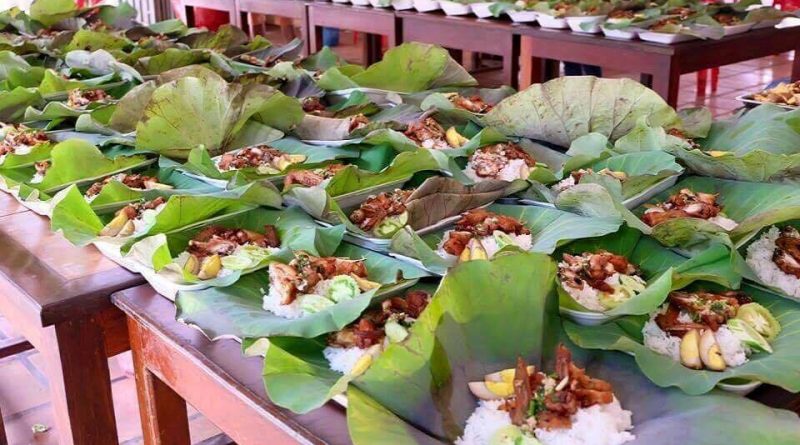 ប្រើស្លឹកឈូក ដាក់បាយ ជំនួស ប្រអប់ស្នោរ ប្រសិនបើគាំទ្រ ជួយស៊ែរផងបាទ